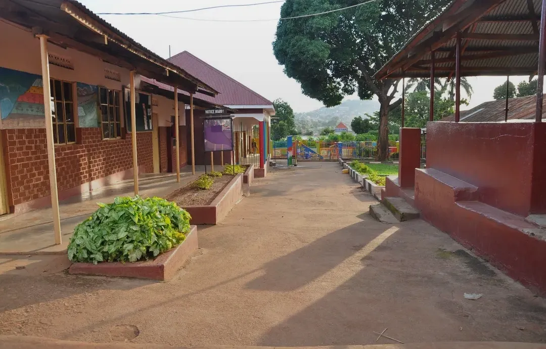 Bbunga Hill Primary School  Logo