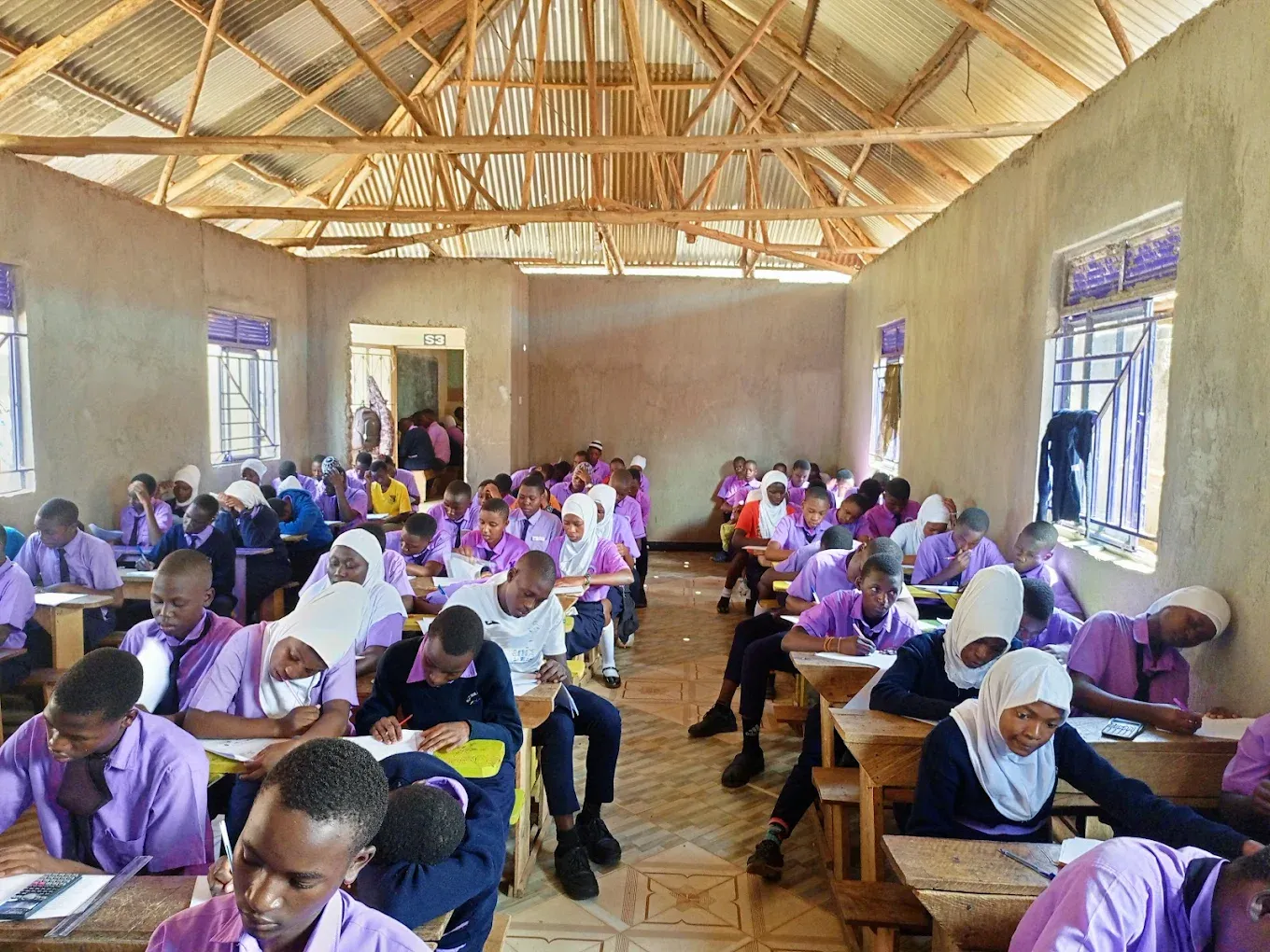 Platinum High School,magamaga    