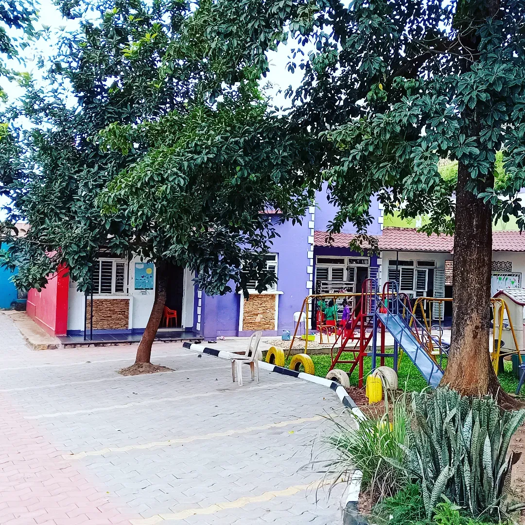 Kids Care Montessori School
