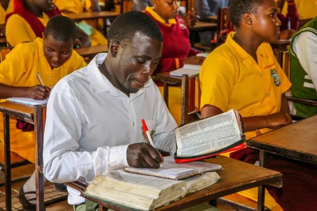Yesu Akwagala High School